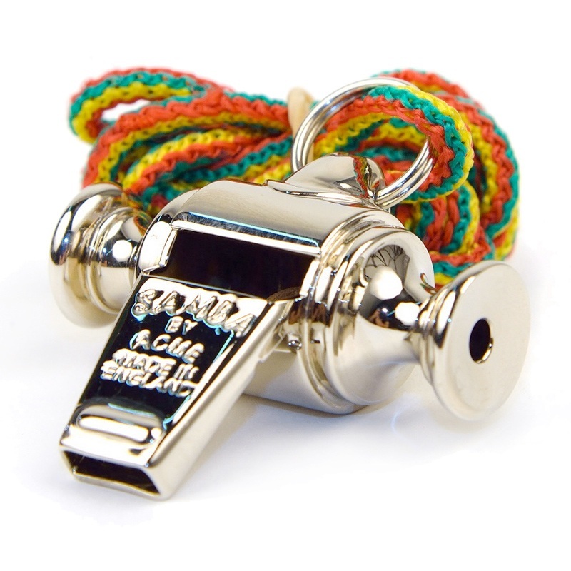 Apito metálico de 3 tonos....